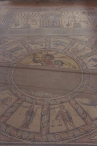 גלגל המזלות, בית הכנסת בחמת טבריה, המאה ה-4 לספירה.
© לשכת העיתונות הממשלתית, מחלקת הצילומים, ירושלים. צילום: אבי אוחיון
